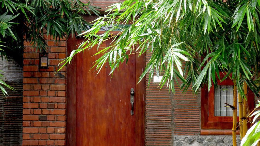 Clayfingers Art Holiday home Thrissur